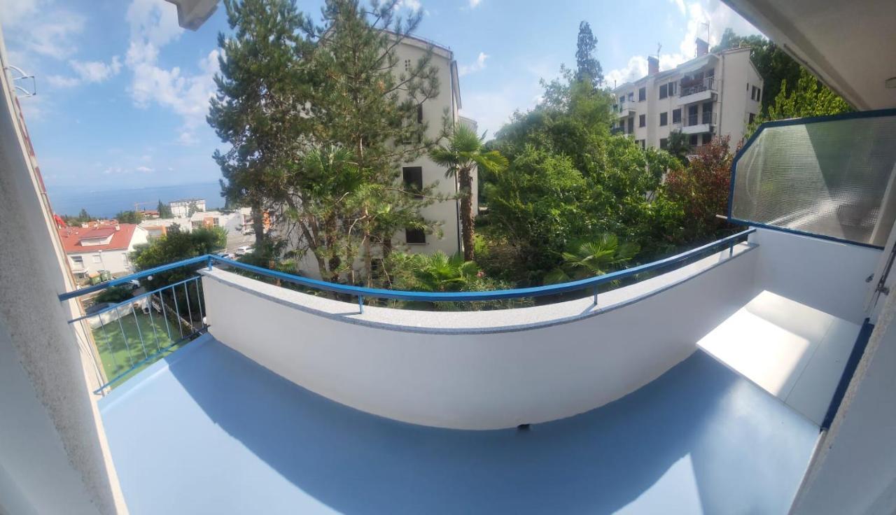 Apartment With Direct Sea View, Free Parking And Close To Beaches And Promenade Lovran Extérieur photo