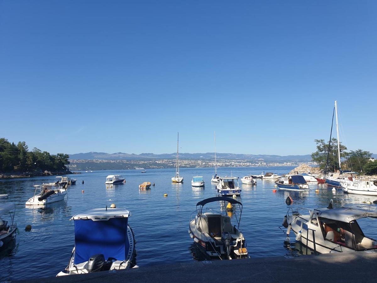 Apartment With Direct Sea View, Free Parking And Close To Beaches And Promenade Lovran Extérieur photo