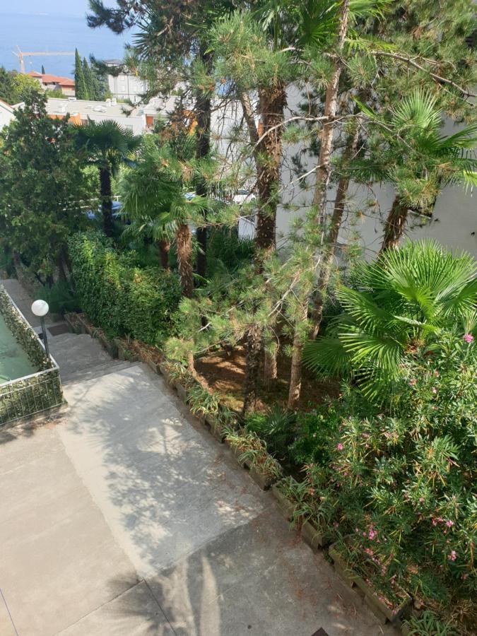 Apartment With Direct Sea View, Free Parking And Close To Beaches And Promenade Lovran Extérieur photo