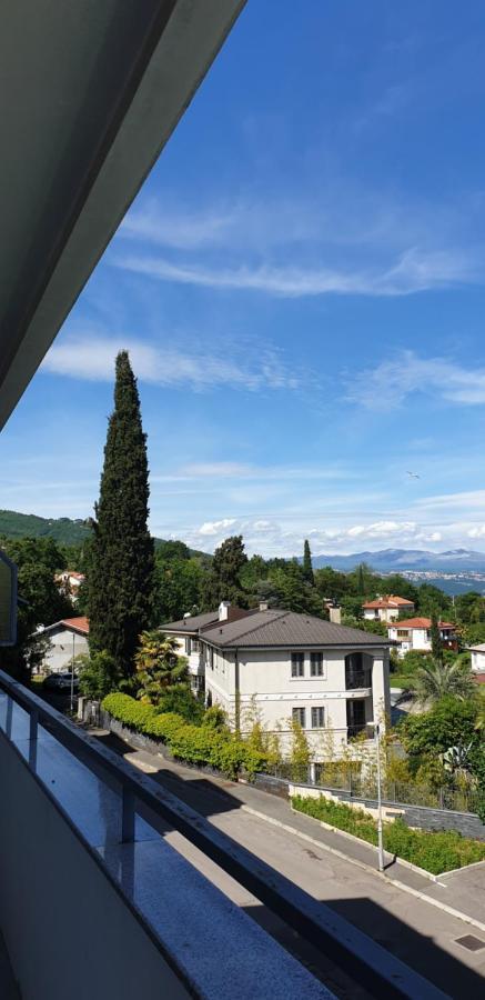 Apartment With Direct Sea View, Free Parking And Close To Beaches And Promenade Lovran Extérieur photo