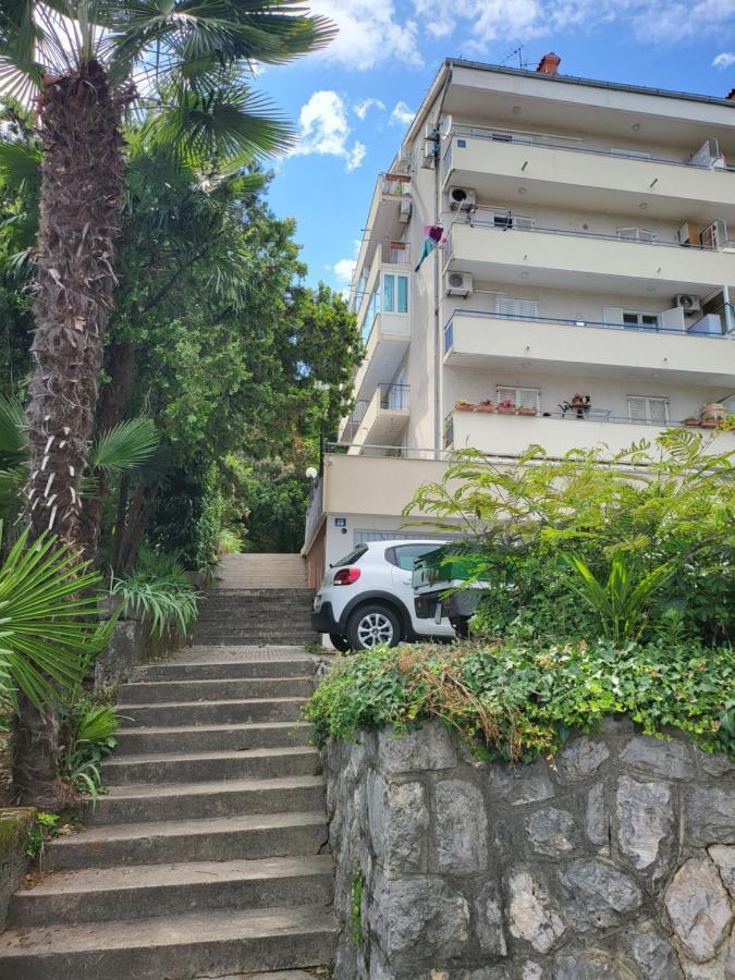 Apartment With Direct Sea View, Free Parking And Close To Beaches And Promenade Lovran Extérieur photo