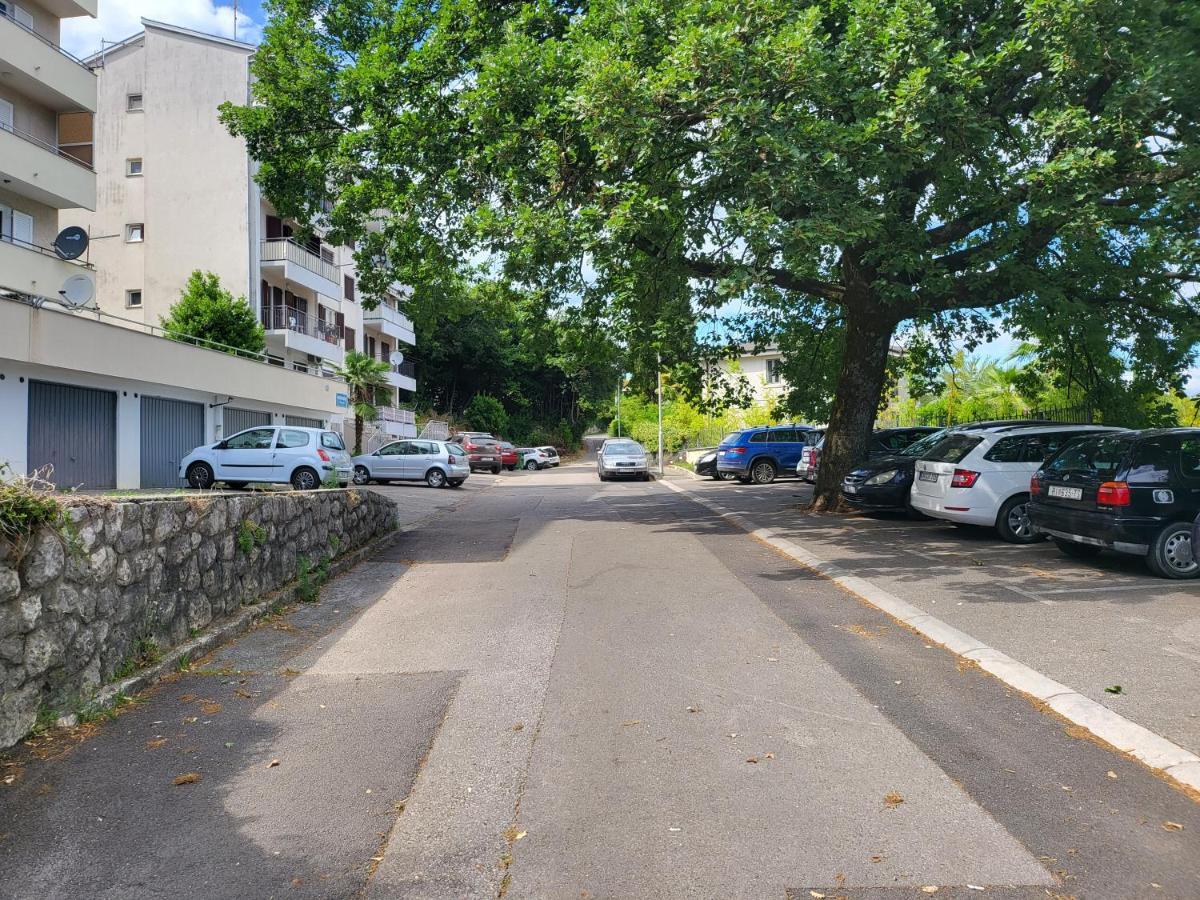 Apartment With Direct Sea View, Free Parking And Close To Beaches And Promenade Lovran Extérieur photo