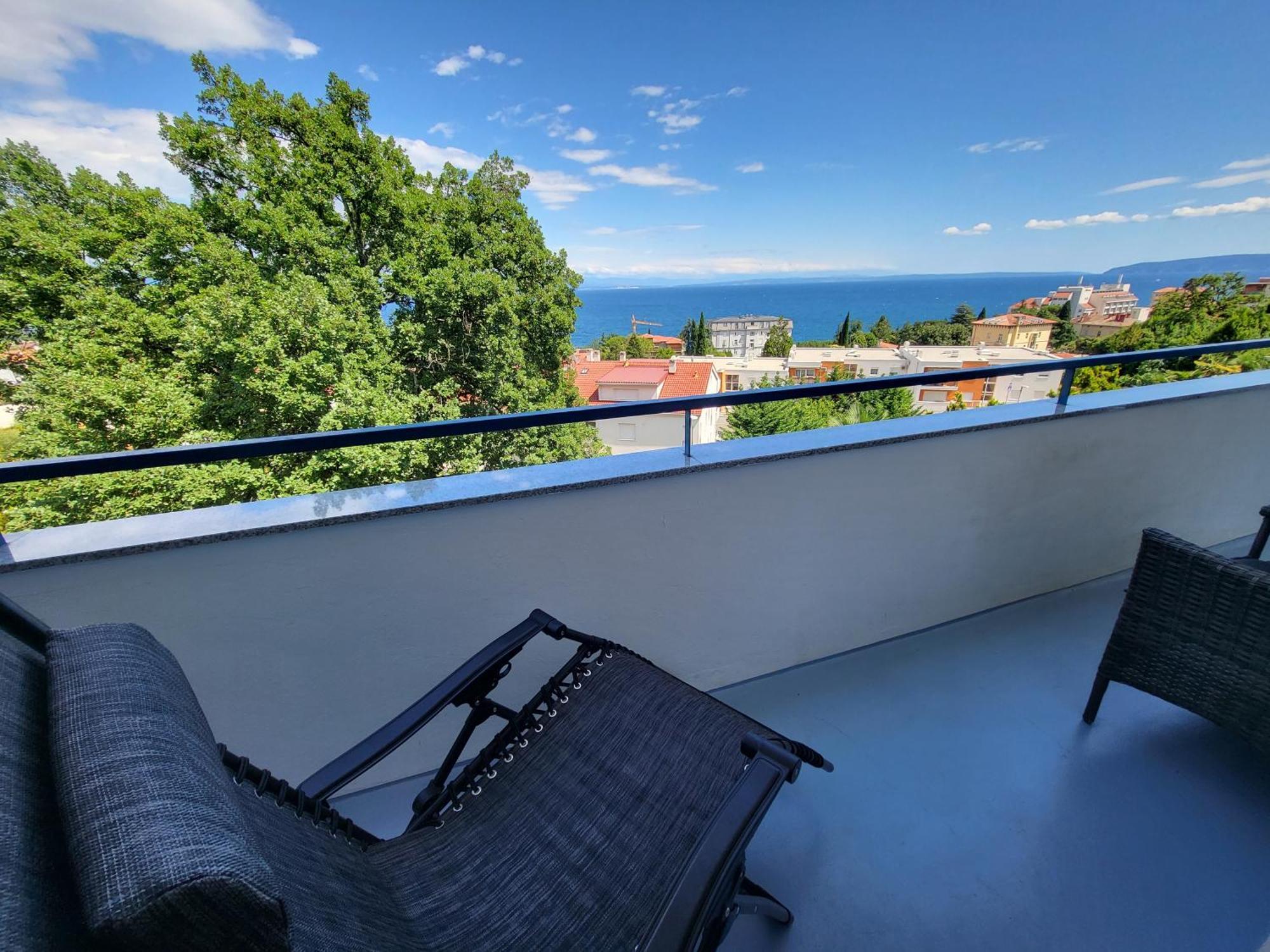 Apartment With Direct Sea View, Free Parking And Close To Beaches And Promenade Lovran Extérieur photo