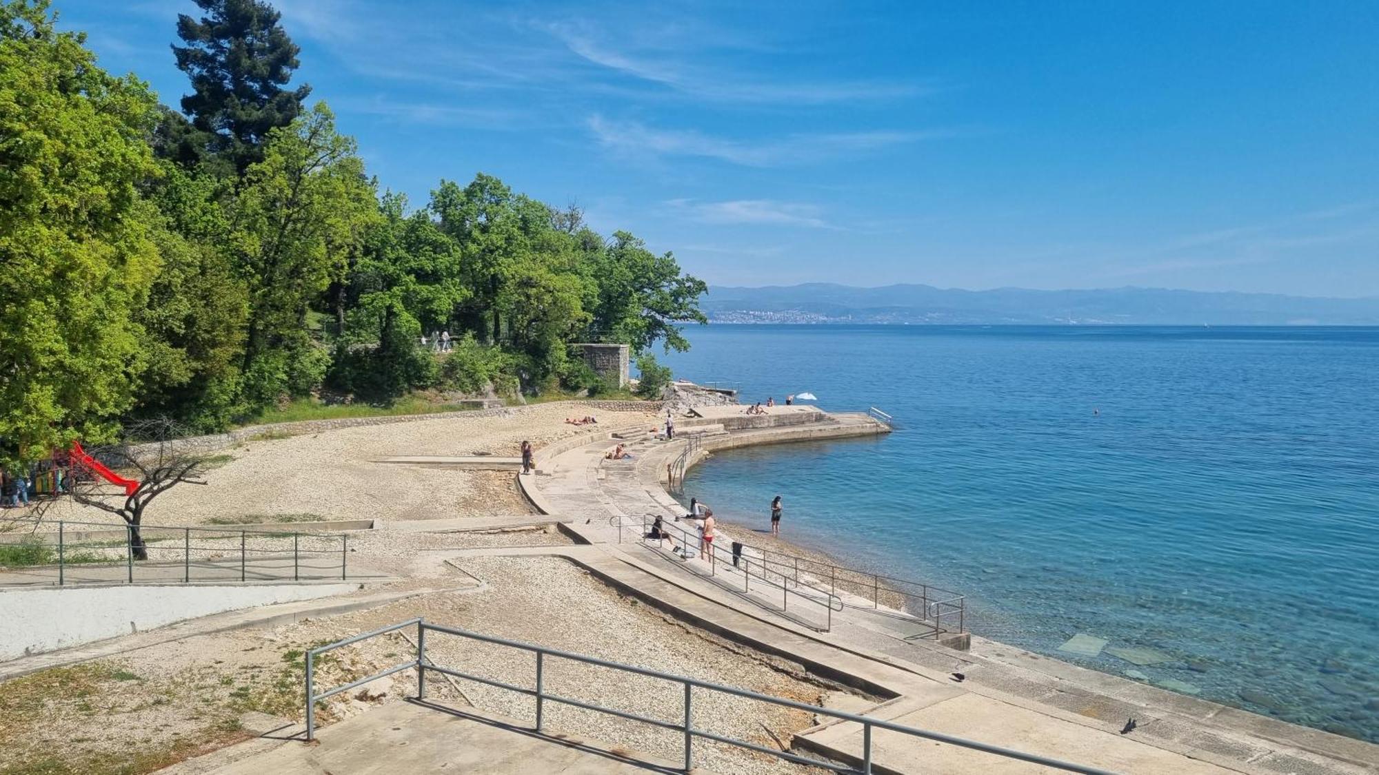 Apartment With Direct Sea View, Free Parking And Close To Beaches And Promenade Lovran Extérieur photo