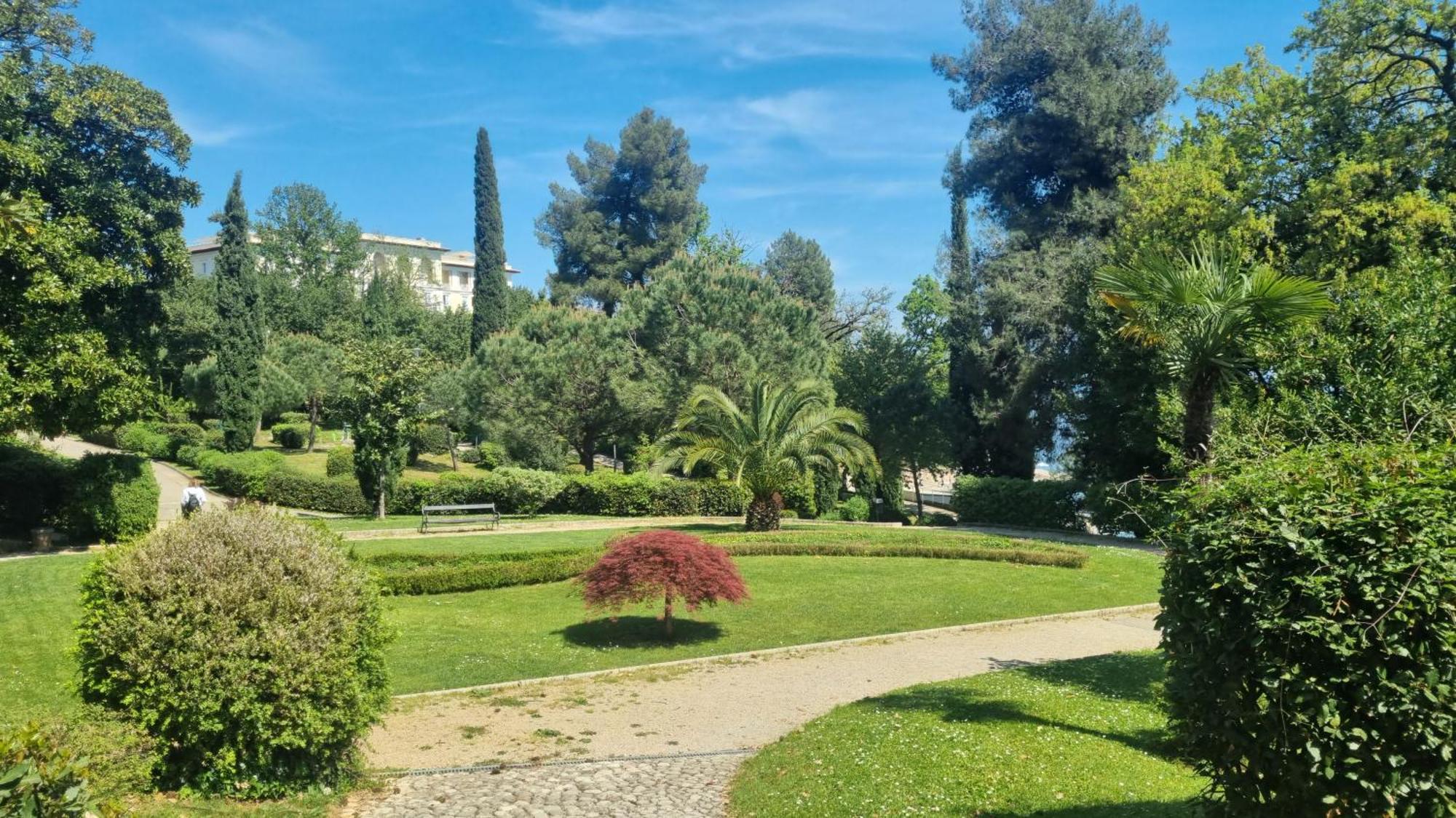 Apartment With Direct Sea View, Free Parking And Close To Beaches And Promenade Lovran Extérieur photo